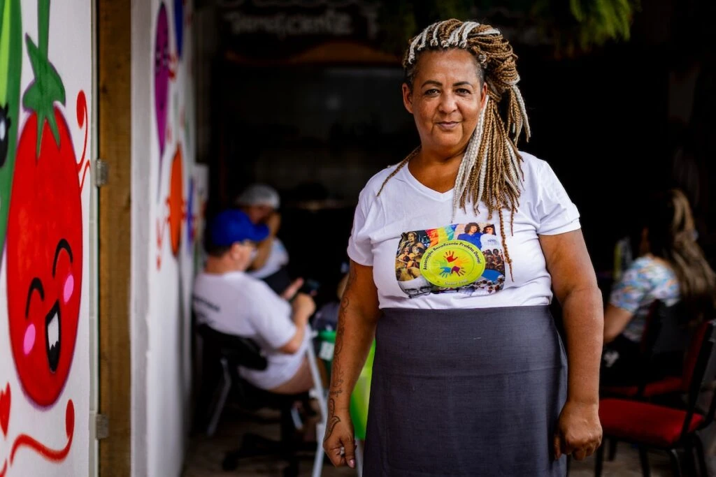 Ação da Cidadania, Natal Sem Fome: cozinheira na porta da cozinha comunitária
