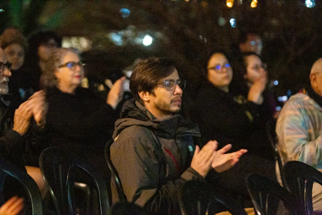 Exibição de Tempo Vário em Mariana: plateia aplaude o filme