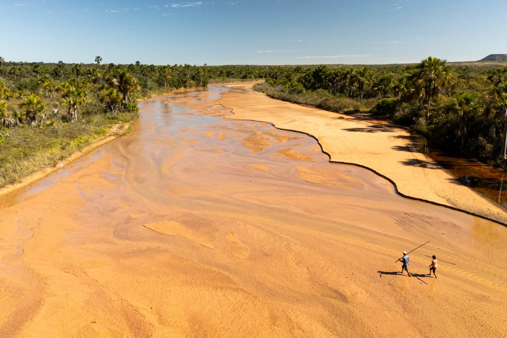 Cerrado: a raiz do Brasil: vista aérea de rio de areia no Grande Sertão Veredas, em Chapada Gaúcha (MG)